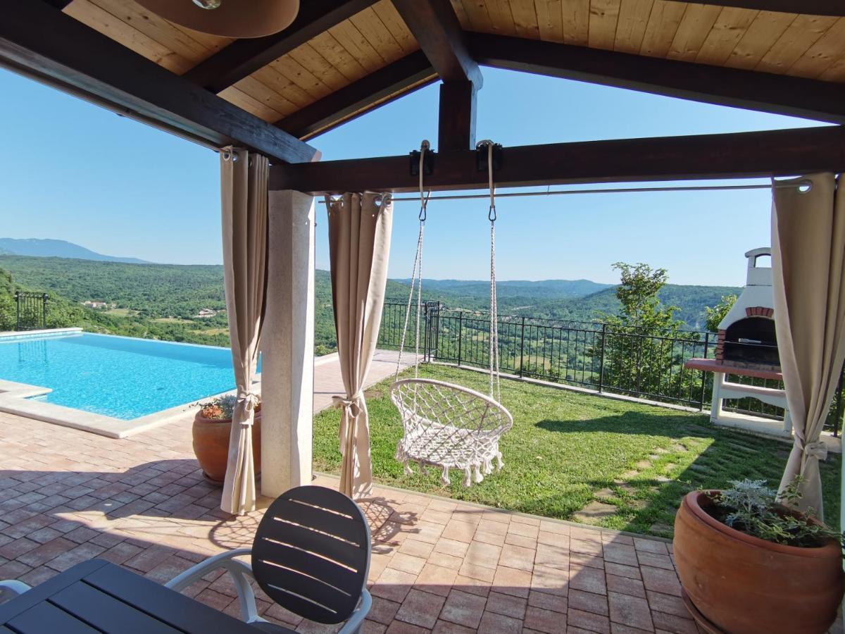 Home Andrea With Infinity Salty Pool Roč Kültér fotó