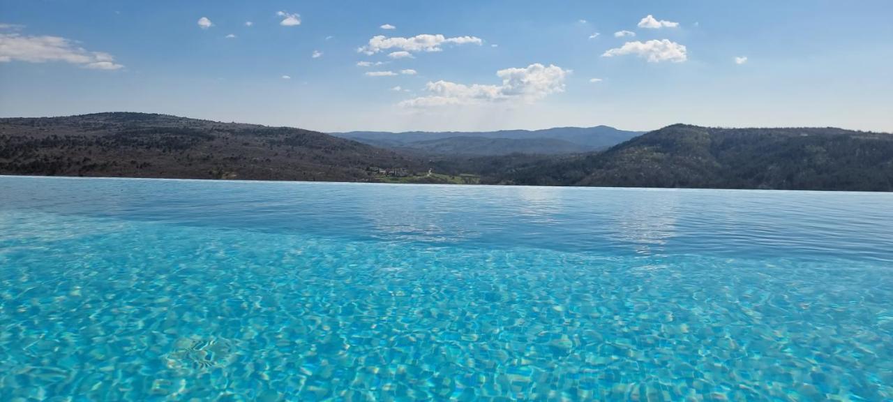Home Andrea With Infinity Salty Pool Roč Kültér fotó