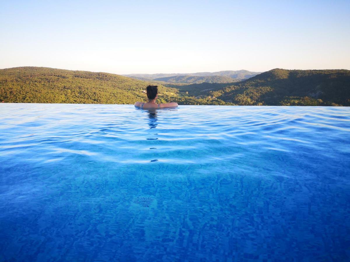 Home Andrea With Infinity Salty Pool Roč Kültér fotó